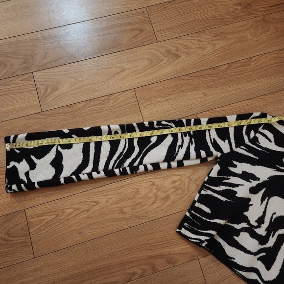 H&M Crop Sweater - Picture 10 of 12